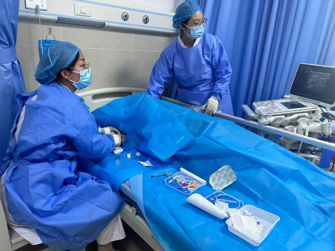 为什么输液要盖块纱布健康科普 ｜ 给血管装个“保护盾”：聊聊长期输液患者的“救命线”PICC_https://www.jmylbn.com_新闻资讯_第6张