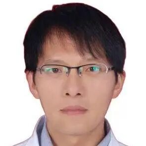 李伟.jpeg