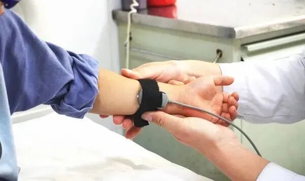 无痛皮试怎么做做皮试还在扎针？NO！NO！NO！我们用一块“手表”就OK啦_https://www.jmylbn.com_新闻资讯_第19张