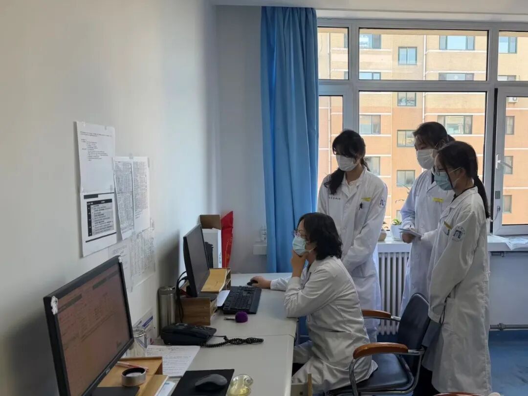 医院引流袋怎么操作【“医”线专家】妙手护佑神经中枢，仁心点亮生命希望——记大连市第五人民医院神经内二科主任徐萍_https://www.jmylbn.com_新闻资讯_第5张