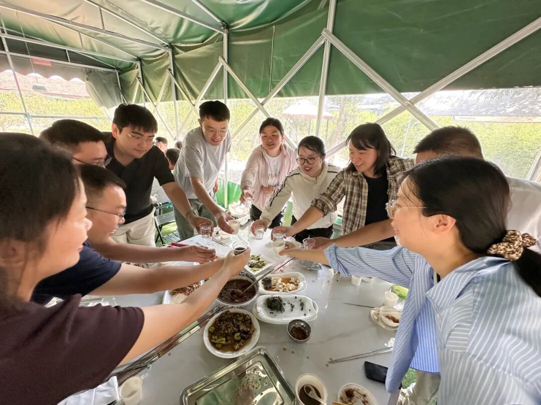 英国上市公司365集团十二周年庆暨户外团建活动圆满举行