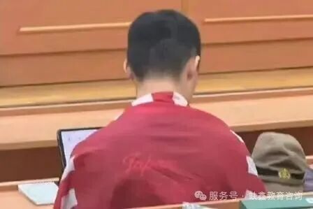 生于南京，却在莫大课堂披上旭日旗！历史系留学生多次挑衅，践踏民族伤痛底线