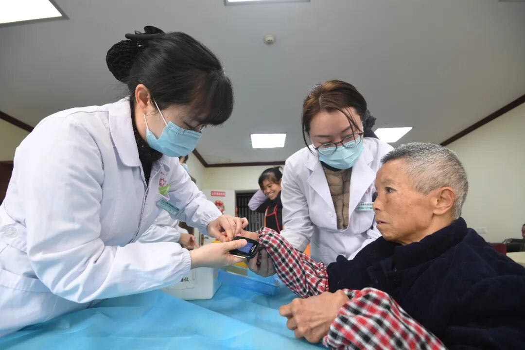 望京医院代诊挂号服务老人就医全程精细化陪伴，事事都周全的简单介绍