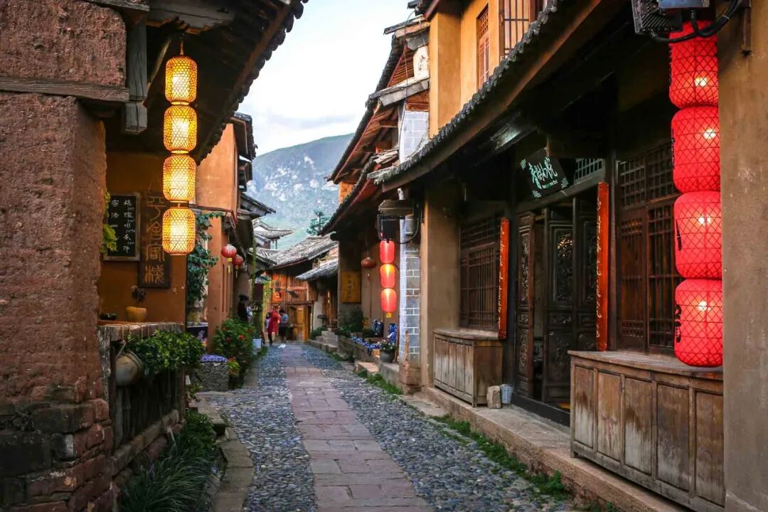 Explore 10 Ancient Chinese Towns with Living History & Culture