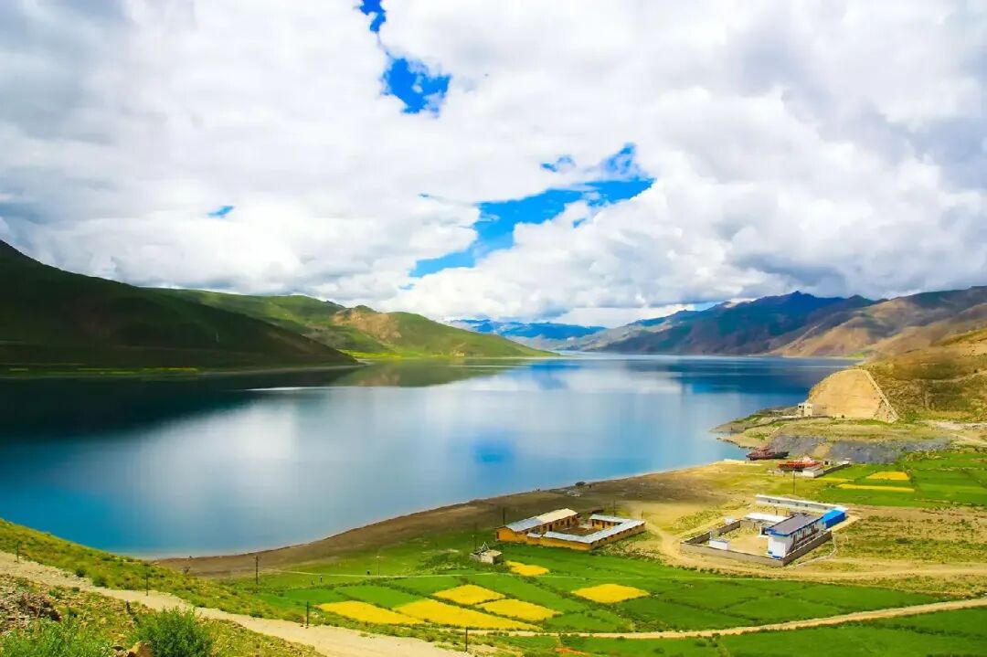 Tibet Travel Guide ： Permits, Best Time & Altitude Tips