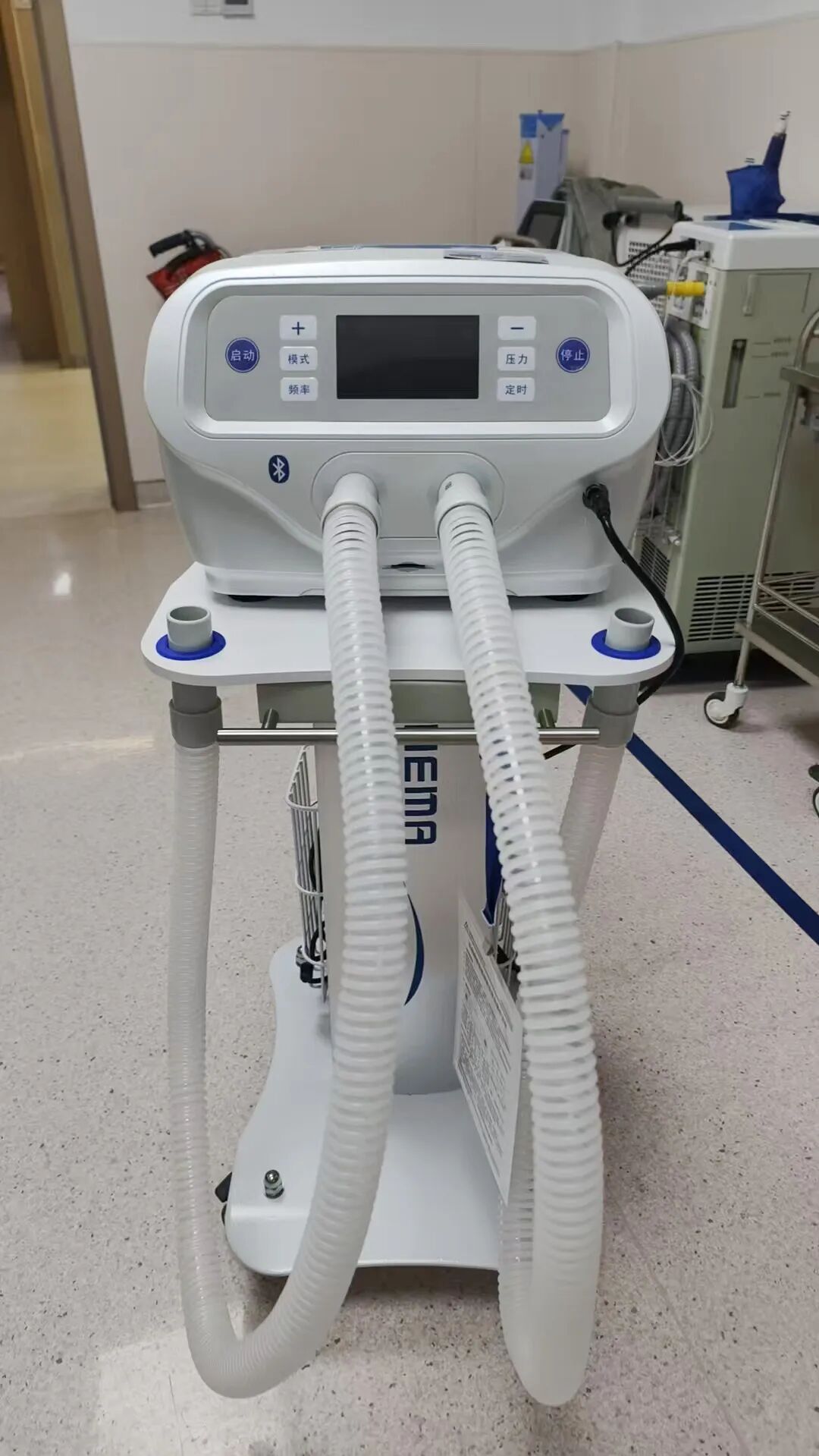 排痰背心怎么用痰多咳不出？“背心式”排痰仪来帮忙_https://www.jmylbn.com_新闻资讯_第9张