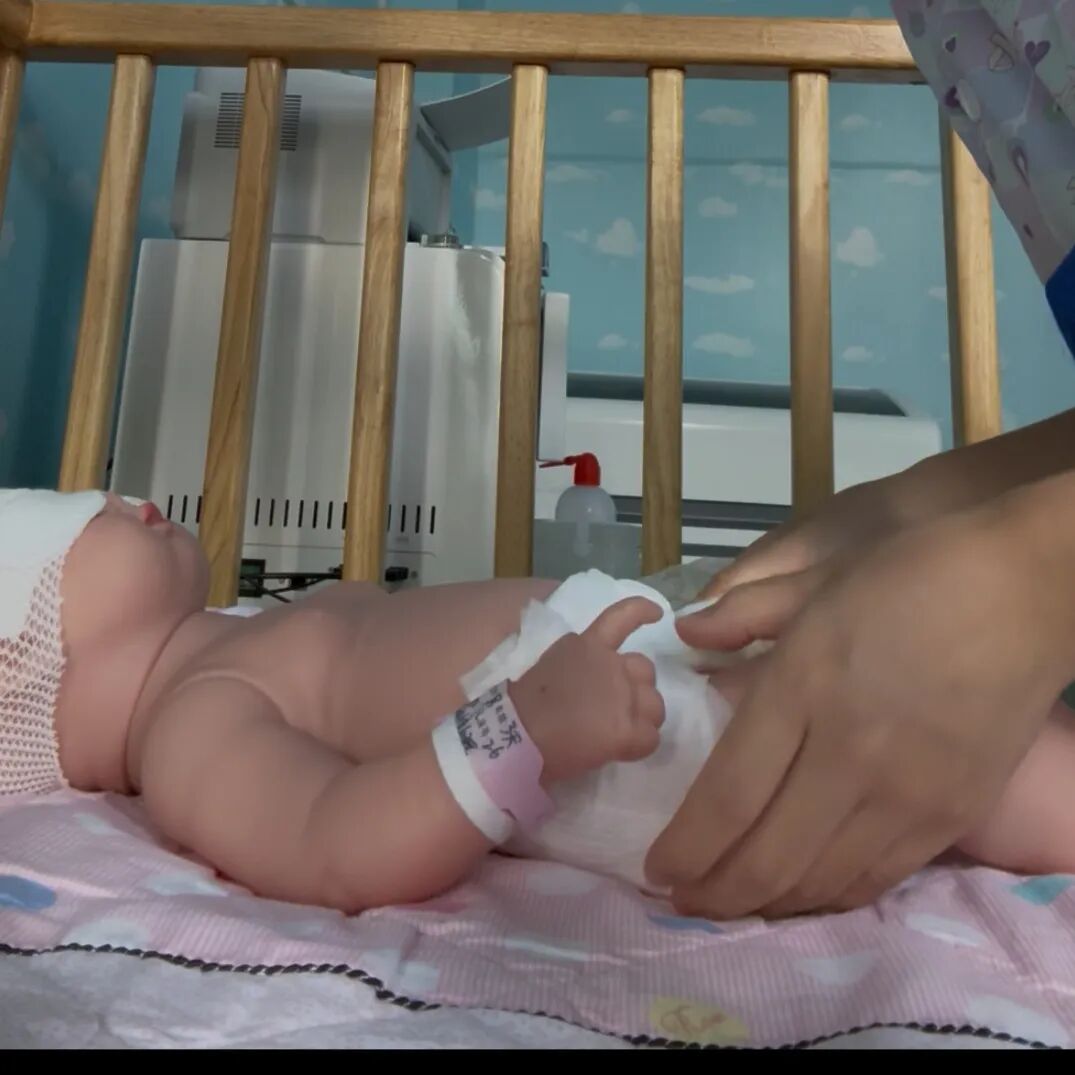 光疗箱报警怎么处理守护初生“晴空”——岳阳市长炼医院儿科开展新生儿黄疸护理业务查房_https://www.jmylbn.com_新闻资讯_第32张