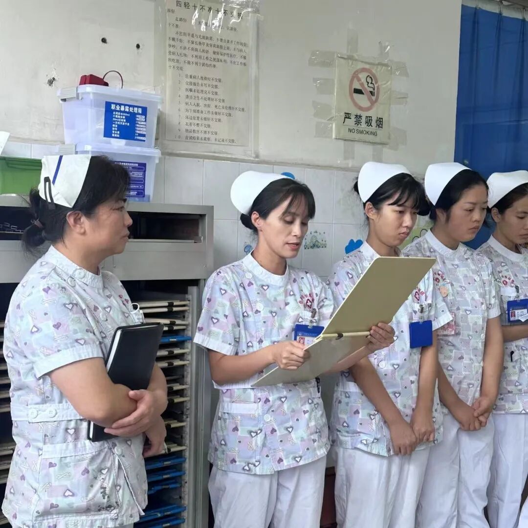 光疗箱报警怎么处理守护初生“晴空”——岳阳市长炼医院儿科开展新生儿黄疸护理业务查房_https://www.jmylbn.com_新闻资讯_第18张