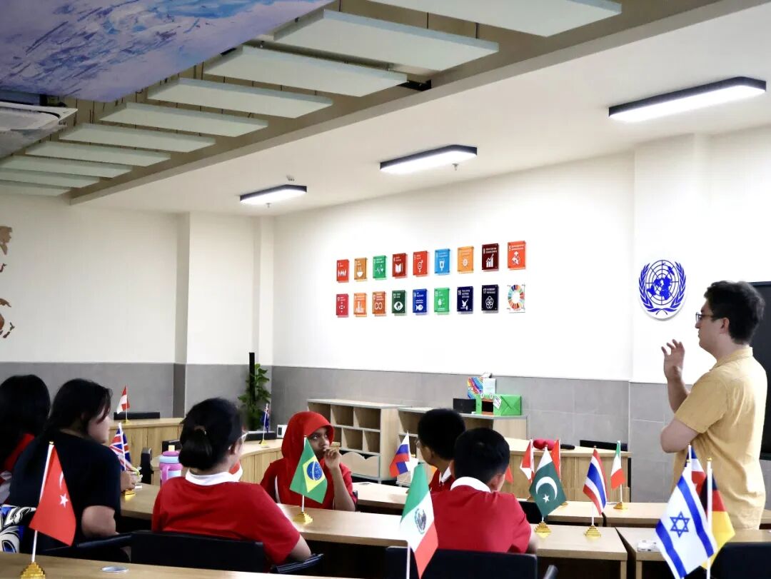 f26fe7aebb1065f29a0e18a5966bff09-sz_7110646