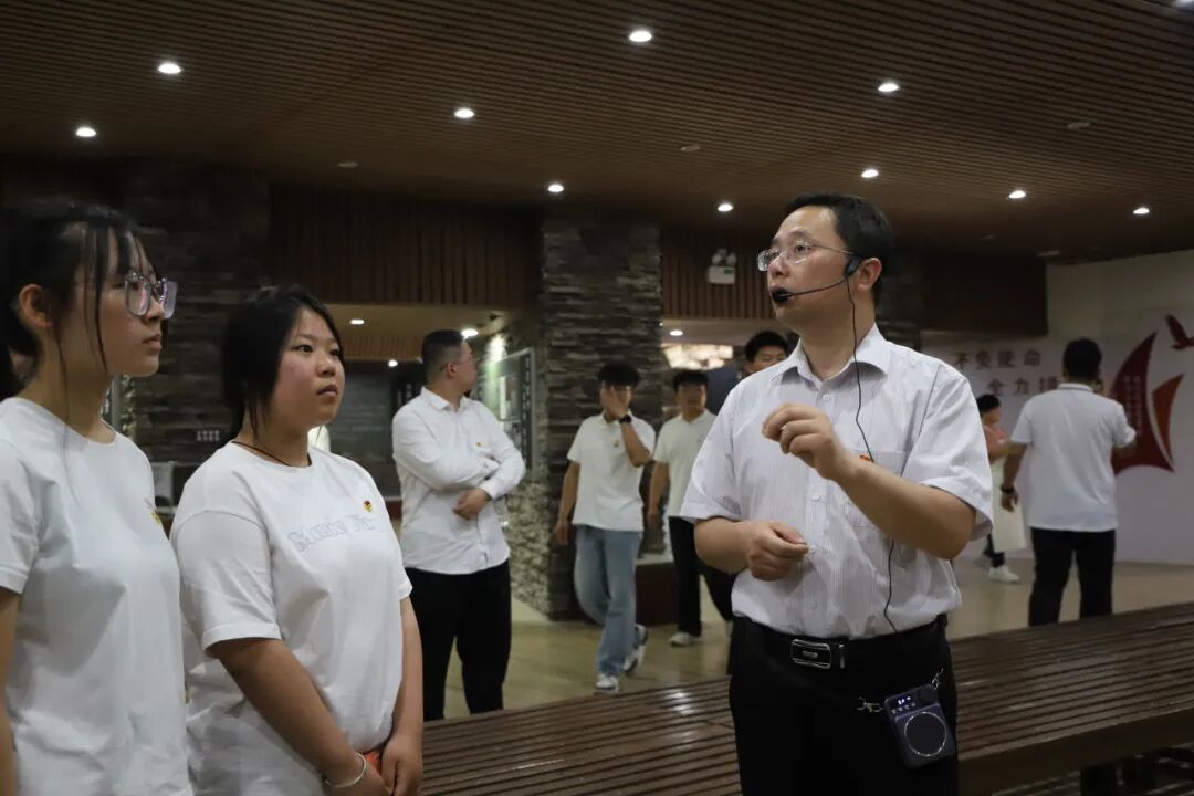传承红色基因 深耕思政教育——保定理工学院赴涞源抗战纪念馆等参观研学开展“太行山上行走的思政课”