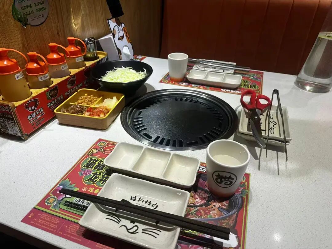 网红品牌“猫抓烤肉”频繁关店，曾是众多城市的“排队热门”