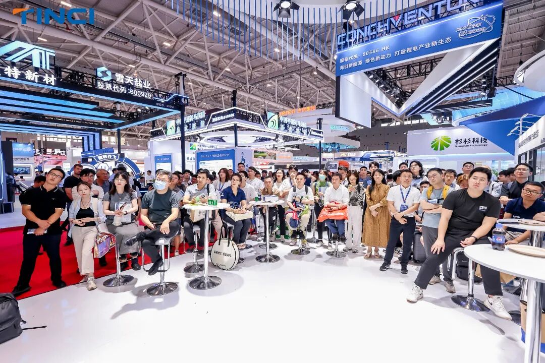 天赐材料聚焦电芯本体，提供涵盖正极、电解液、粘结剂等关键材料