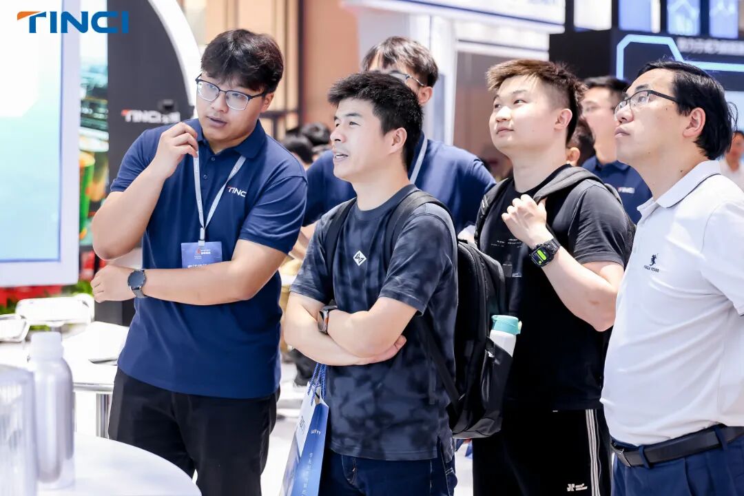 天赐材料聚焦电芯本体，提供涵盖正极、电解液、粘结剂等关键材料