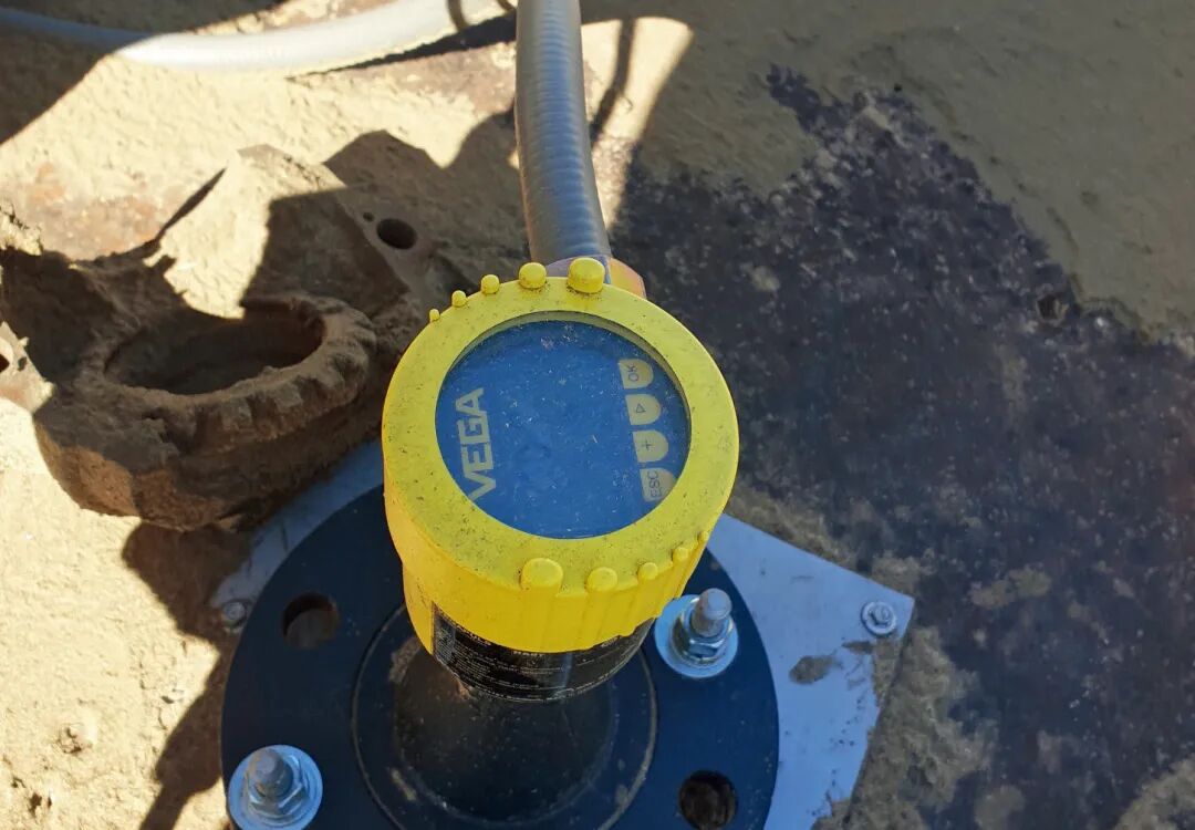 超聲波料位計測量粉料有困難？雷達(dá)來幫忙！