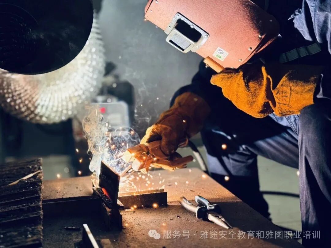 珠海金湾三灶红旗电工焊工考证香洲南屏叉车培训