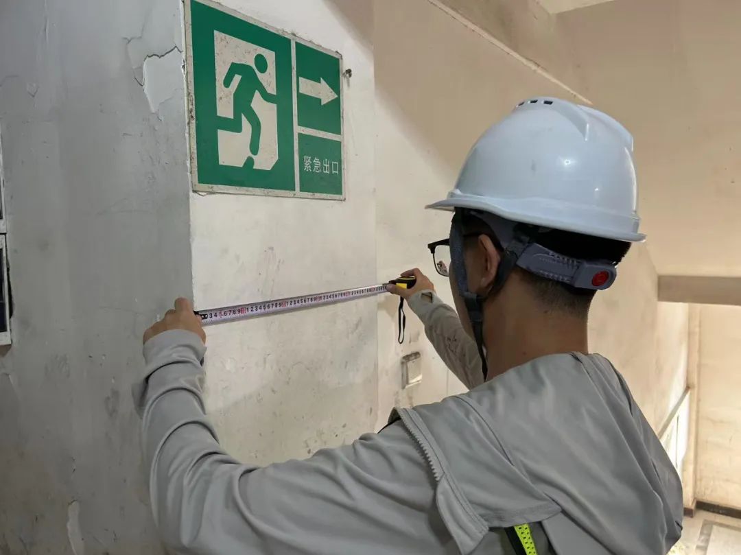 “量” 尺寸变形（梁柱倾斜沉降）。