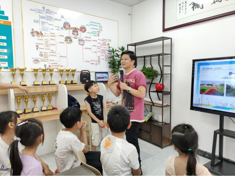 童心向国 美育润苗——“游学画话”构建爱国、国防与美育融合启蒙育人新范式