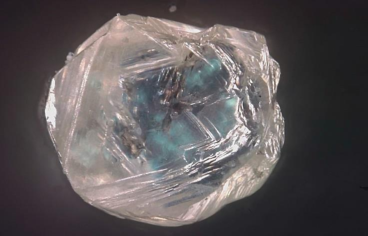 如何用数码显微镜分析未经过制备的地质样品
