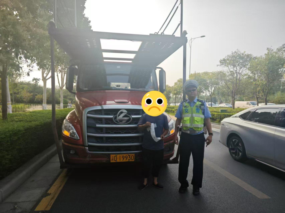 62米巨无霸货车走错路被罚