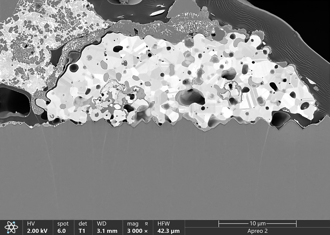 晶硅太阳能电池界面状态的观察