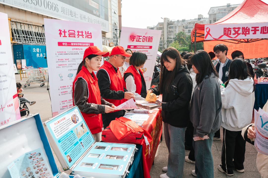 普法进社区1.png
