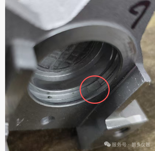 刹车卡钳的密封圈的异物检测