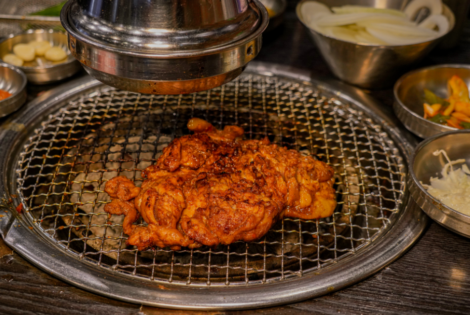 网红品牌“猫抓烤肉”频繁关店，曾是众多城市的“排队热门”