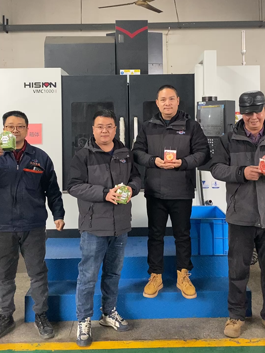 圣诞钟声响起，贝尔暖意正在传递